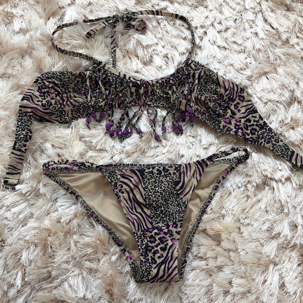 VS bikini in leopard print